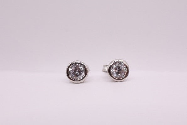Round Bezel Studs (Large)