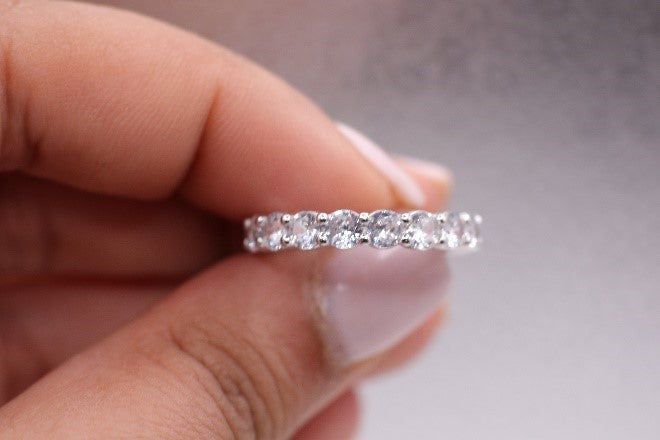 Classic Round Band in White Gold